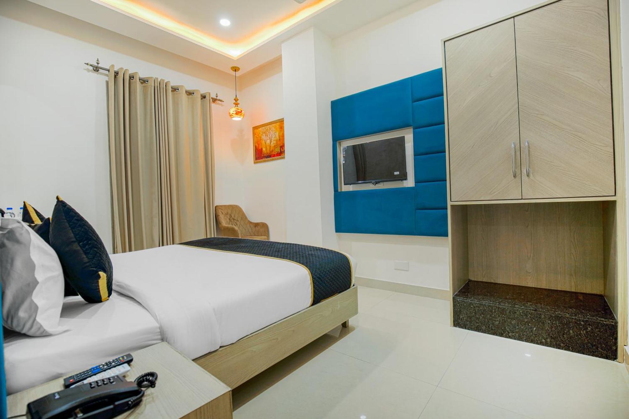 אמריצר Hotel Golden Stay מראה חיצוני תמונה